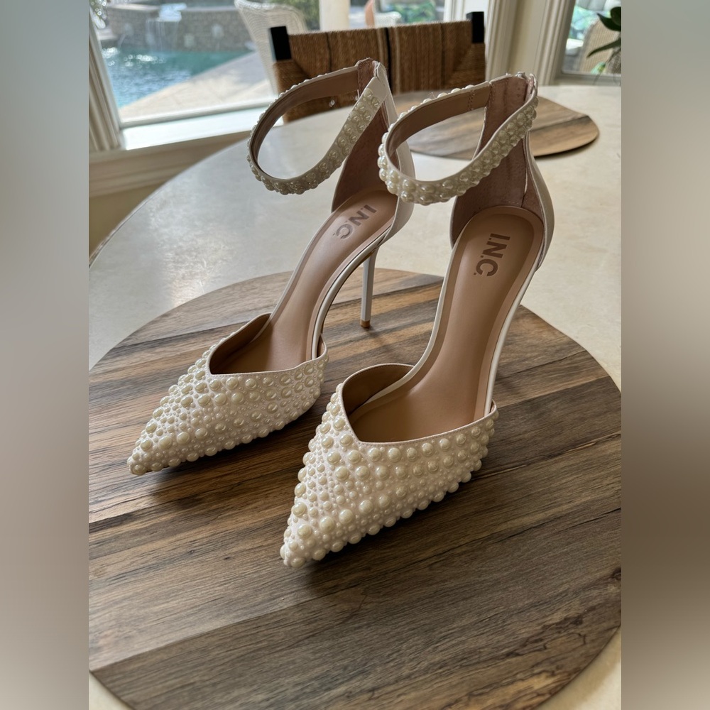 NWOT INC Pearly Heels